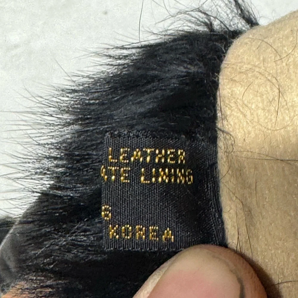 ladies black leather Gloves with fur trim - Picture 5 of 5